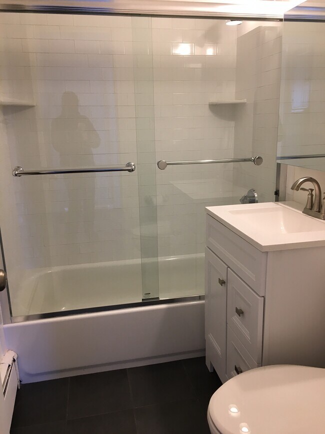 bathroom - 51 Warren St