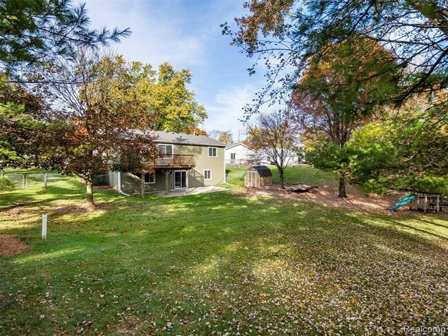 Building Photo - 987 Fairledge St