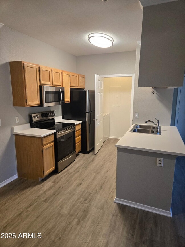 Building Photo - 5401 E Van Buren St