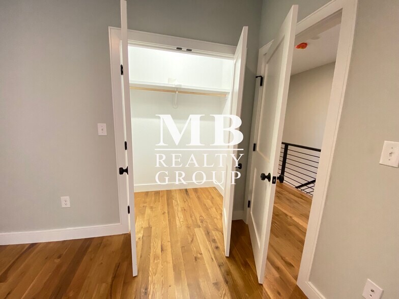 Building Photo - 199 Boylston St