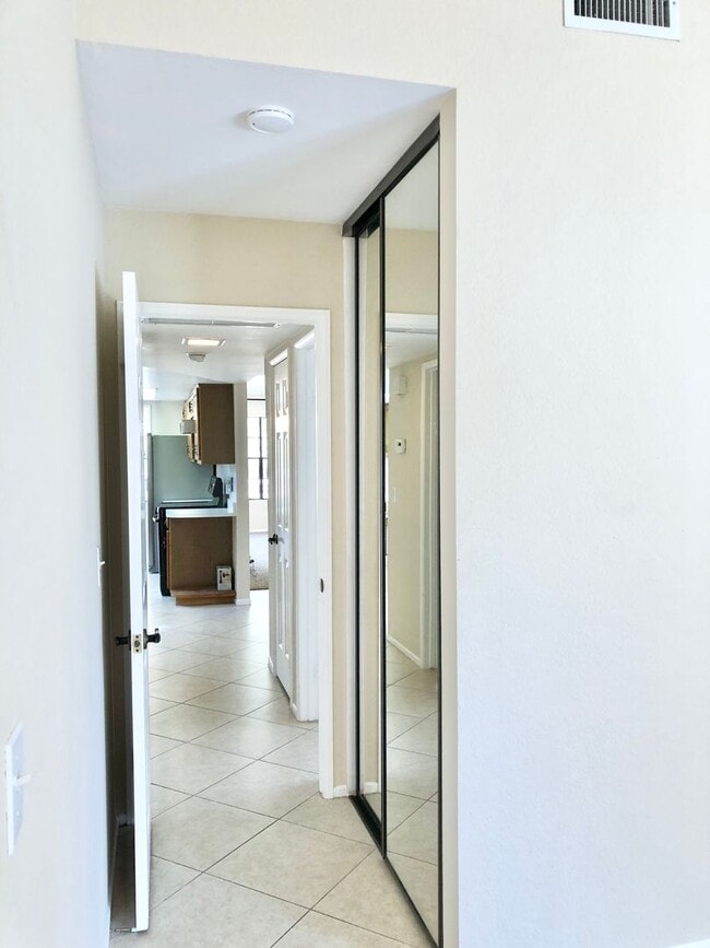 Building Photo - Sweet Single-Story, Completely Detached, in the Picturesque Fallbrook Village HOA Community!