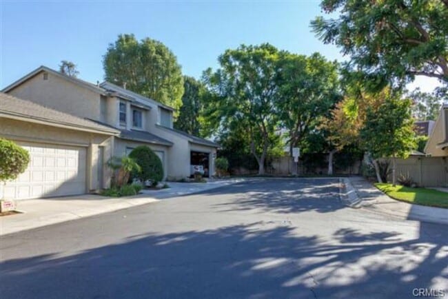 Building Photo - 2bd/2.5ba two car garage townhouse in Coro...