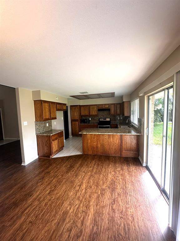 Building Photo - 12030 Hedgegate Dr