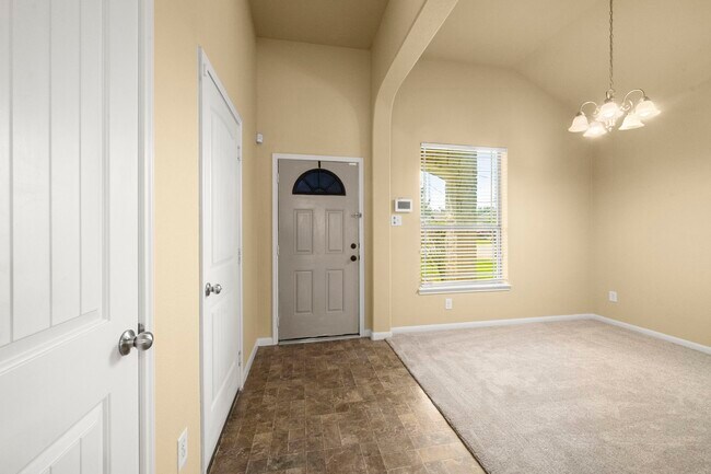 Building Photo - 2313 Shady Tree Ln