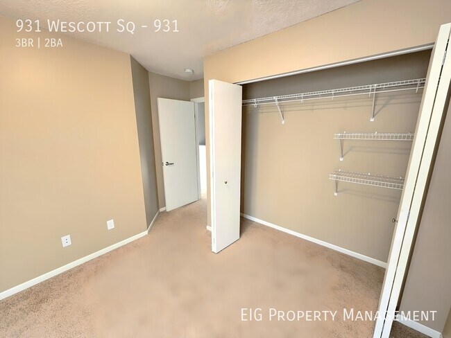 Building Photo - 931 Wescott Square