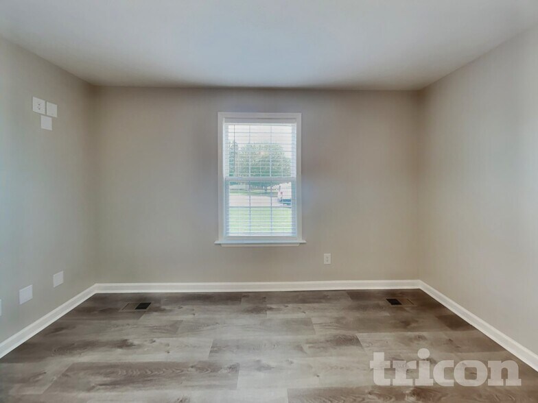 Building Photo - 1612 Robert Rd