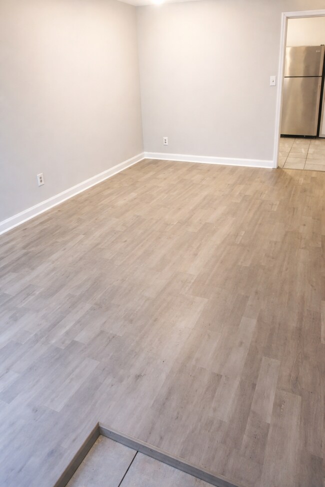 Building Photo - 2804 Carriage Dr