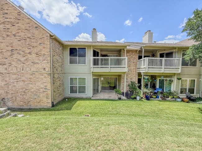 Building Photo - 2450 Wickersham Ln