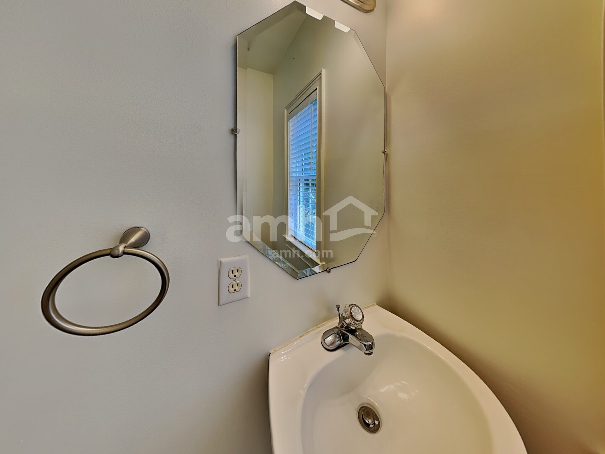 Building Photo - 6111 Creft Cir