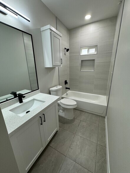 Building Photo - 3524 S Dominique Dr
