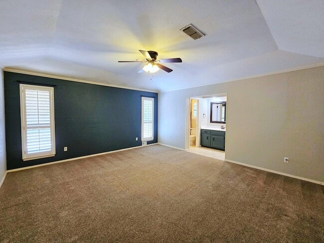 Building Photo - 3531 Hyde Park Ave
