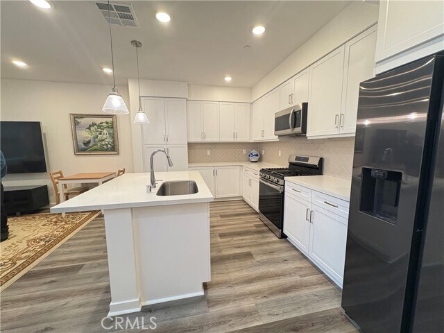 Building Photo - 11051 Momentum Dr