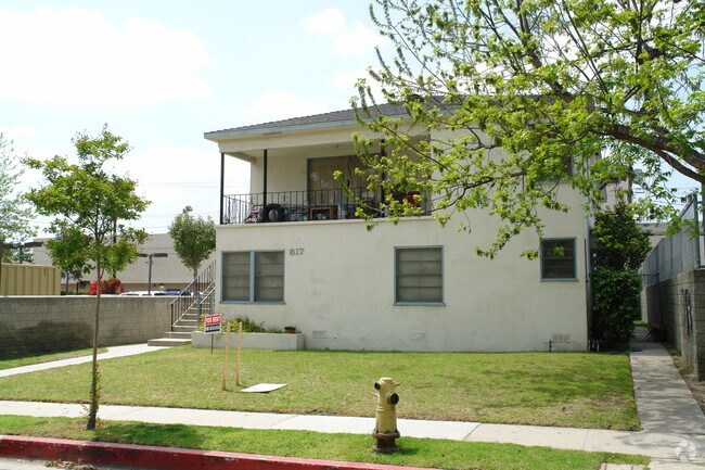 Building Photo - 817-819 S Maryland Ave