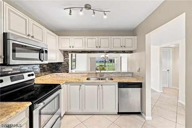 Building Photo - 5980 Amherst Dr