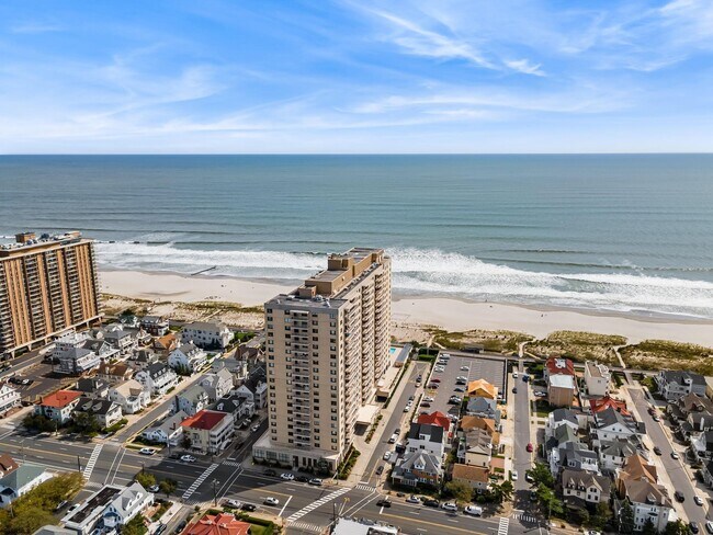 Building Photo - 5000 Boardwalk