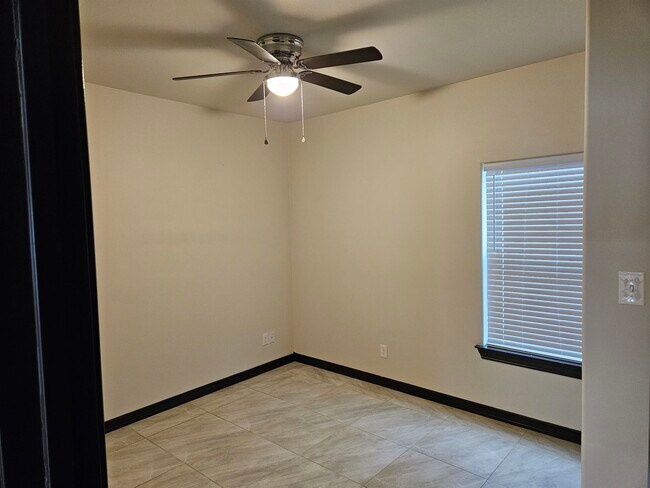 Building Photo - 2907 Clark Blvd