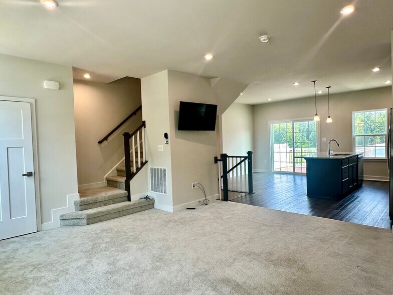 Building Photo - 36062 Coyote Trail