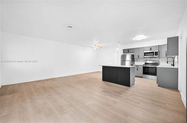 Building Photo - 1326 NW 8th Ave
