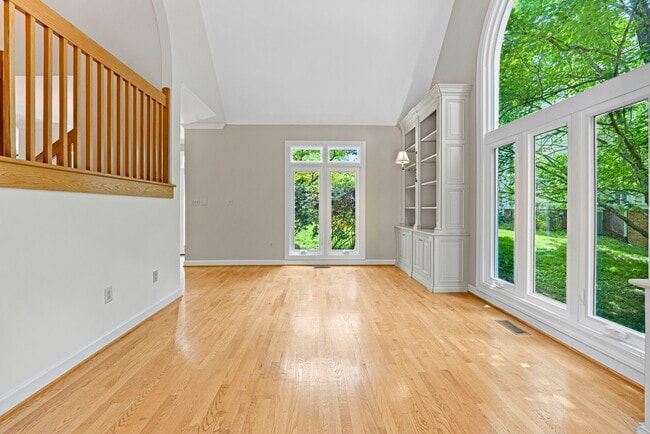 Building Photo - 7926 Long Ridge Ct