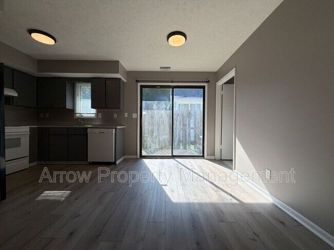 Building Photo - 4441 N 67th St