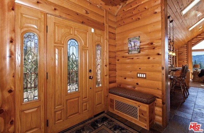 Building Photo - 1165 Green Mountain Dr