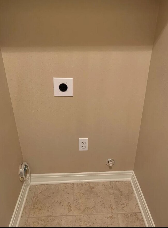 Building Photo - 2006 Wild Iris