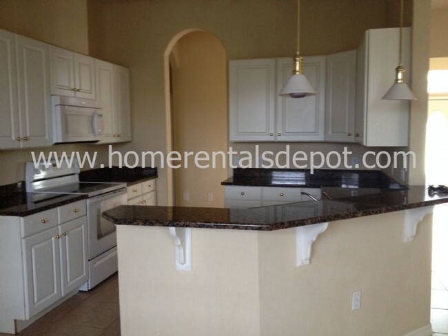 Building Photo - Gorgeous 4/3 pool home in the sought-after...