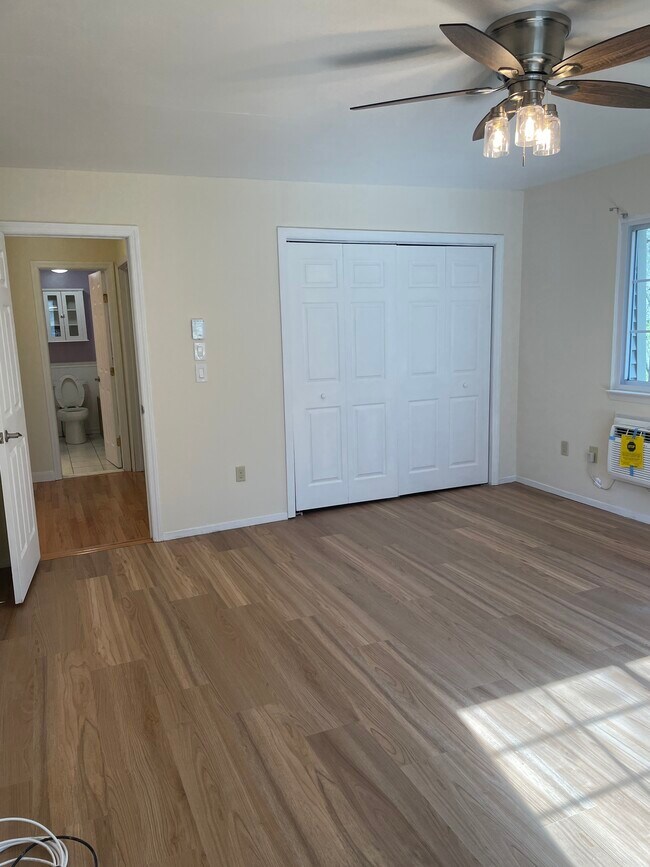 Building Photo - 434 Fox Run Ln
