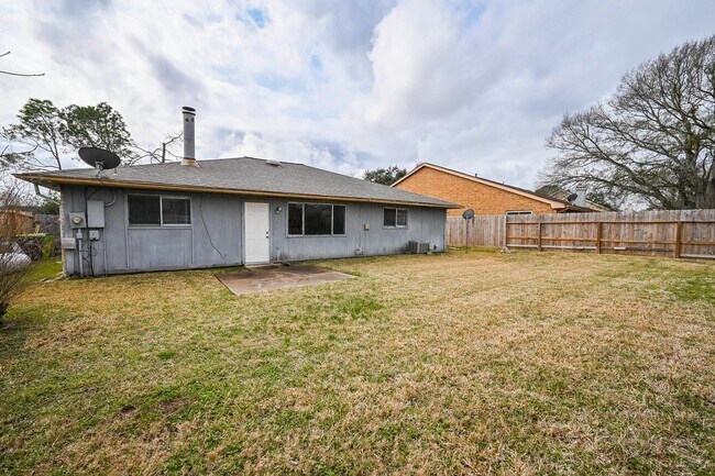 Building Photo - 1114 Blue Diamond Dr