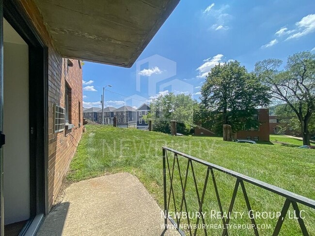 Building Photo - 1848 Chessland St