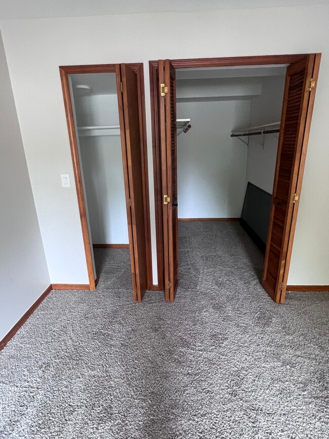 Building Photo - 261 Pinewood Cir