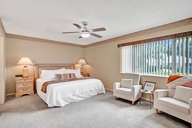 Building Photo - 107 Half Moon Cir