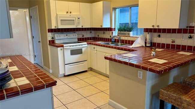 Building Photo - 13553 SW 124th Avenue Rd