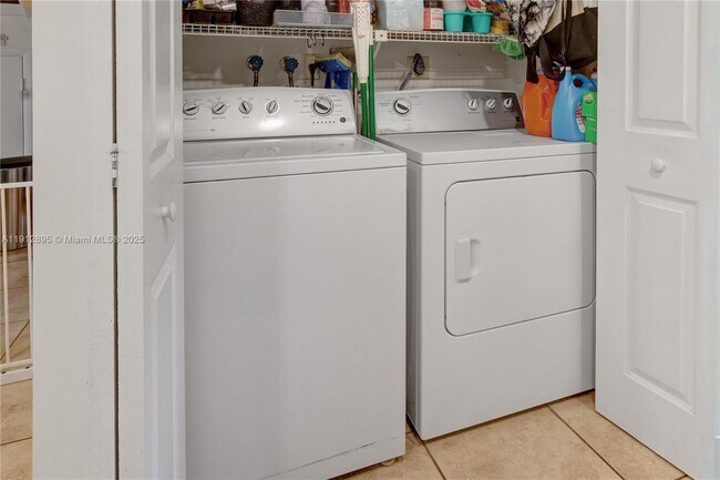 Building Photo - 4755 NW 30th St