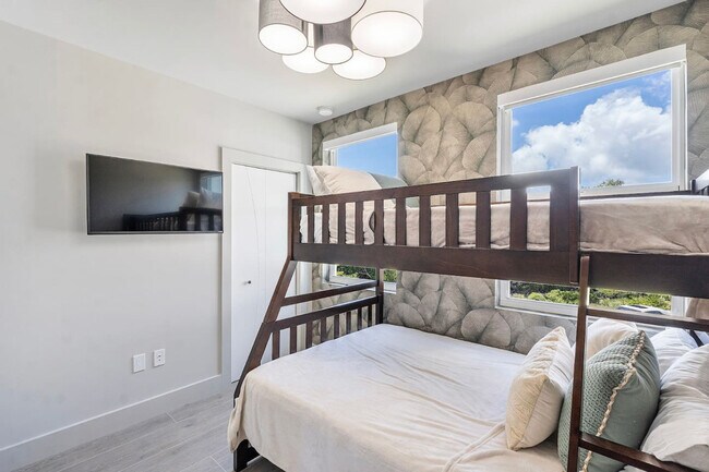 Building Photo - 99 Seaside Ave