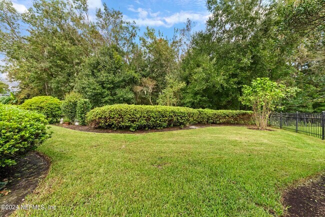 Building Photo - 7851 Heather Lake Ct E