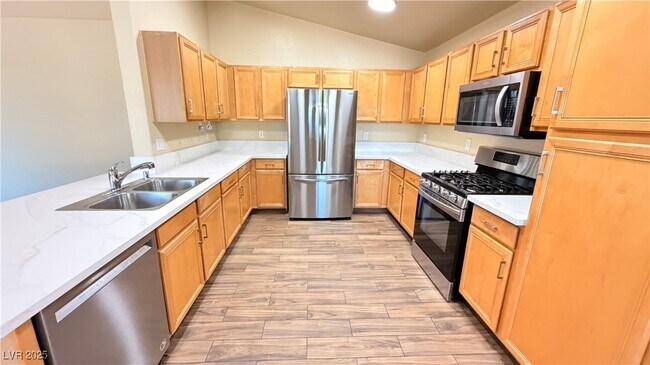 Building Photo - 3846 Waynesvill St