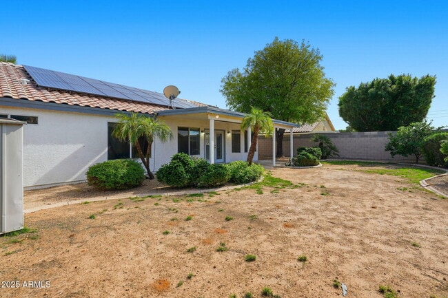 Building Photo - 542 N Palo Verde