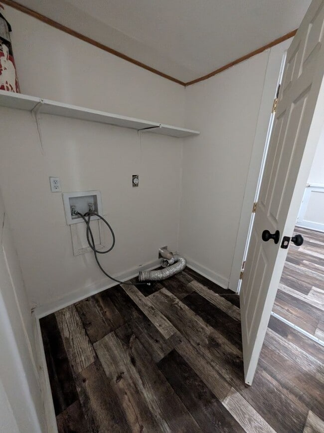 Building Photo - 1020 N Main St