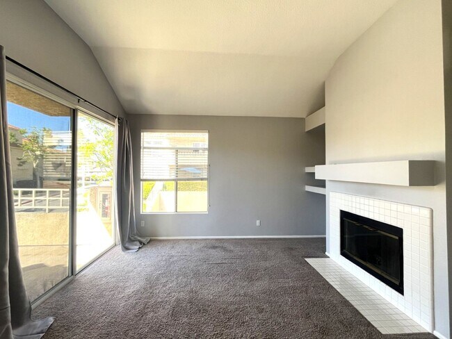 Building Photo - 2 bed, 2 bath located in Corona, CA!