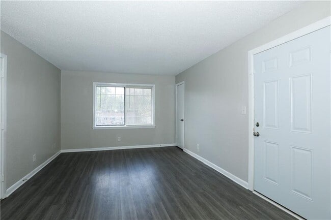 Building Photo - 2065 Alison Ct SW