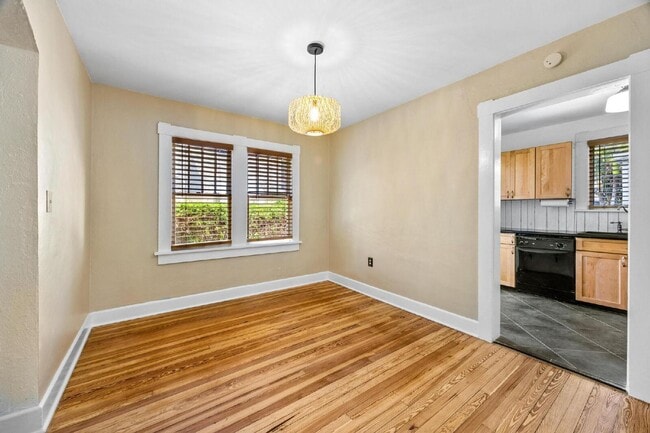 Building Photo - Charming 2-Bed With Backyard Oasis In West Palm Beach!