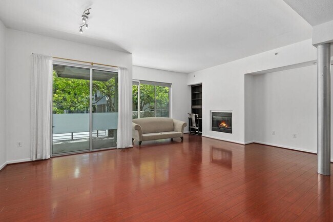 Building Photo - 111 S De Lacey Ave