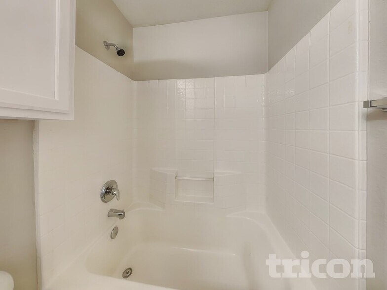 Building Photo - 116 Independence Tr