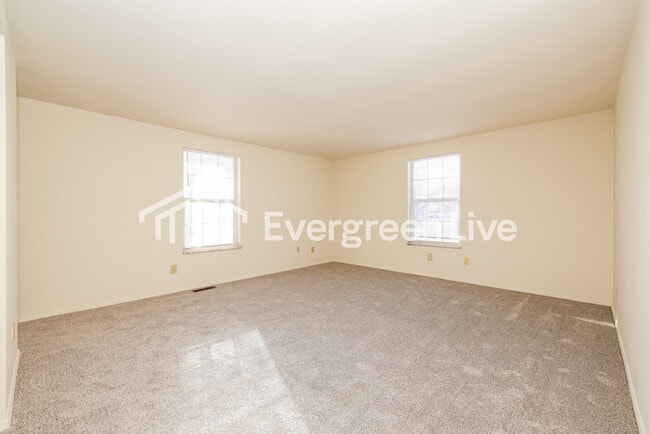 Building Photo - 6125 Honeygate Dr