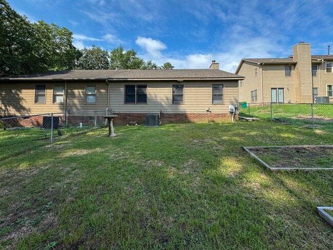 Building Photo - 2582 Gotts Ln
