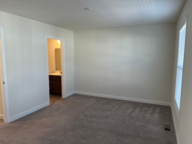 Building Photo - Clifton Community Town Home- Christiansburg