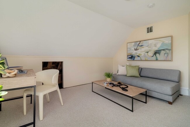 Building Photo - 87 College Ave