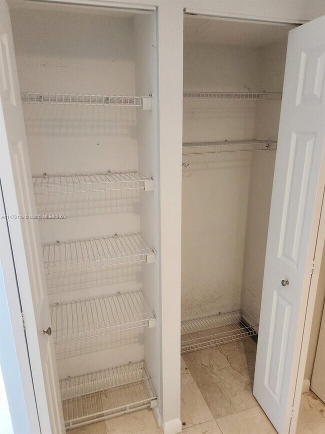 Building Photo - 20355 NE 34th Ct