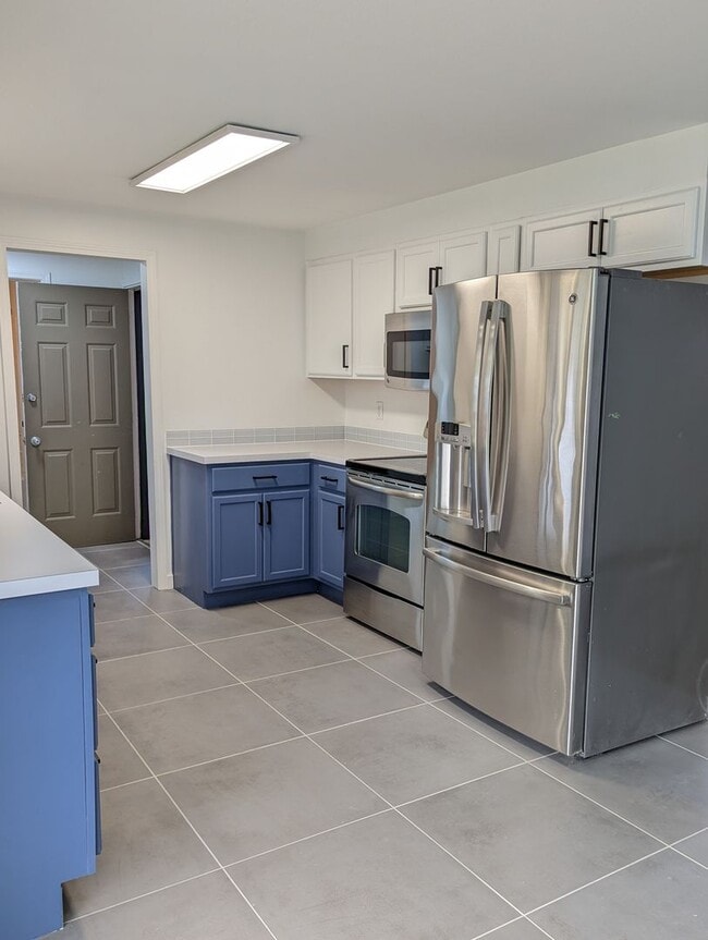 Building Photo - 3-Bedroom, 2-Bath Home With Large Patio an...